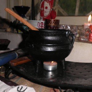 Cauldron With Tealight